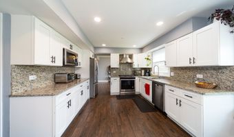 1201 N Scarlet Ct, Addison, IL 60101