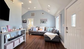 19 Kent Pl, Amityville, NY 11701