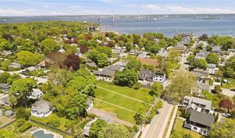 78 Narragansett Ave, Jamestown, RI 02835
