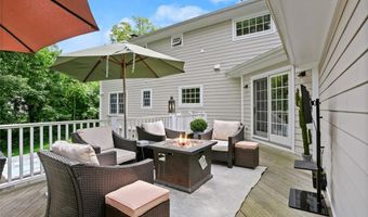 18 Candlelight Pl, Greenwich, CT 06830