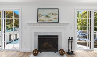 9 Foster St, Barrington, RI 02806