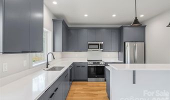 34 Fern St, Asheville, NC 28803