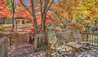 111 Hidden Pond Ln, Asheville, NC 28804