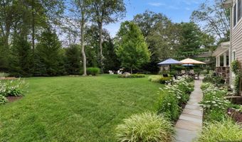 7 Newton Pl, Allendale, NJ 07401