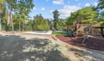 20 Lake Helix Dr, La Mesa, CA 91941