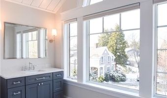 1 Amore Ln, East Greenwich, RI 02818