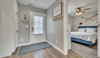41 Dewey St, Arnolds Park, IA 51331