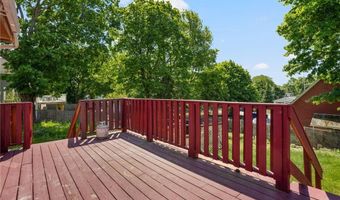 17 Padelford Ave, East Providence, RI 02915