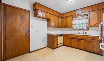 605 7th St, Barling, AR 72923