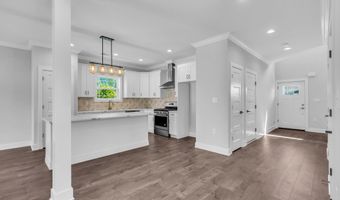 512 Seaman Ave, Beachwood, NJ 08722