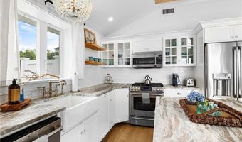17 Goose Island Rd, Narragansett, RI 02882