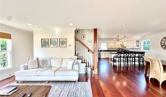 44 Tuckerman Ave, Middletown, RI 02842