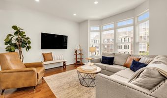 6747 APPLEMINT Ln, Alexandria, VA 22310