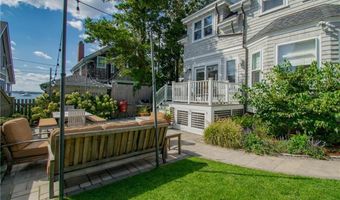 6 Bayside Ave, Newport, RI 02840