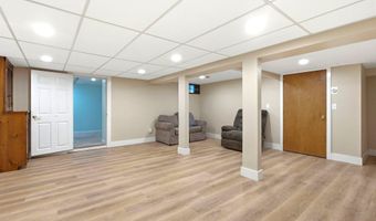 11 Wendover Way, Bedford, NH 03110