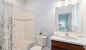 10 CHAPEL HILL Ct, Barnegat, NJ 08005