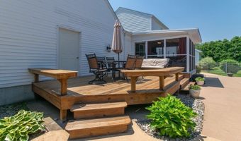 35 Jennie Cir, Agawam, MA 01001