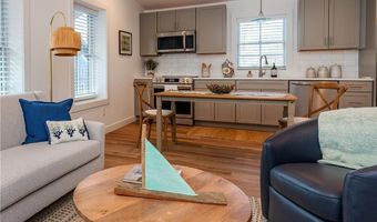 32 Exchange St 203, East Greenwich, RI 02818