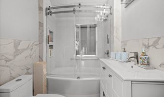 18 Ellice St, Bayonne, NJ 07035