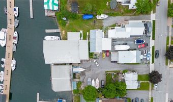 16 Bethune St, Alexandria Bay, NY 13607