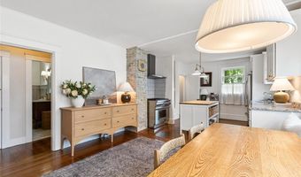 15 Berwick Pl, East Providence, RI 02916
