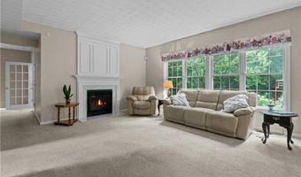 48 Fieldstone Ln, North Kingstown, RI 02874