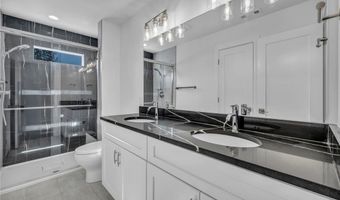 405 Club Dr W, Aurora, OH 44202