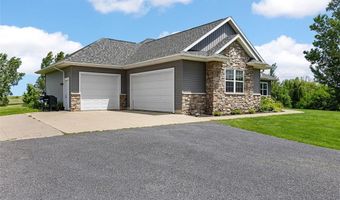 3352 Southridge Dr, Amana, IA 52203