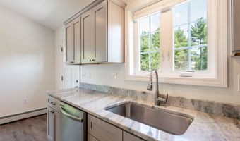 1 Estes Dr, Standish, ME 04085