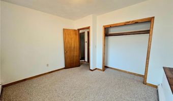 3 Lakeview Dr, Narragansett, RI 02882