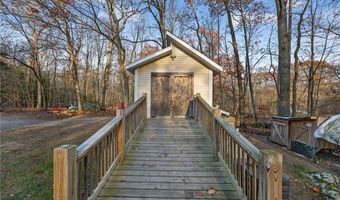 542 Main St, Hopkinton, RI 02833