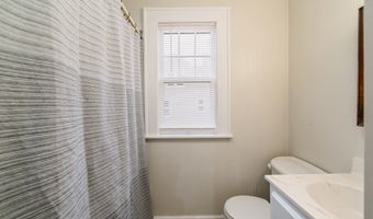 264 Lake Ave, Bristol, CT 06010