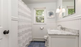 31 Wildwood Dr, Branford, CT 06405