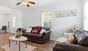 520 Bookter St, Bay St. Louis, MS 39520