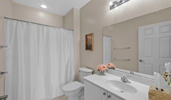 191 SOMERVELLE St 205, Alexandria, VA 22304