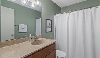 2 Captains Ct 3, Madison, WI 53719