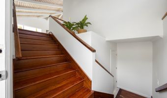 802 Pahumele Pl, Kailua, HI 96734