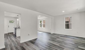 13 E KING St, Abbottstown, PA 17301