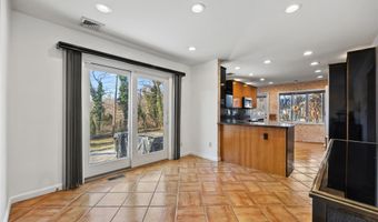 11 Searingtown Rd, Albertson, NY 11507