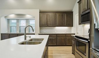 104 Gateway Dr, Alvarado, TX 76009