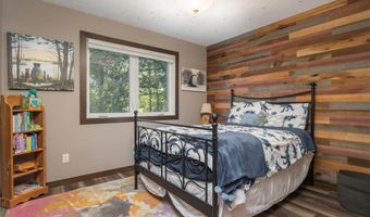 305 E Lake Geneva Rd NE, Alexandria, MN 56308