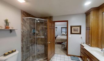 114 Chaudoin Dr, Angola, IN 46703