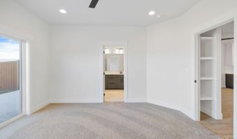 18 Ogden St, Cascade, ID 83611