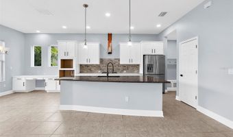 6909 OLD BENTON Dr, Apollo Beach, FL 33572