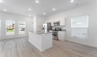 821 Reading Railroad Ln, Bentonville, AR 72713