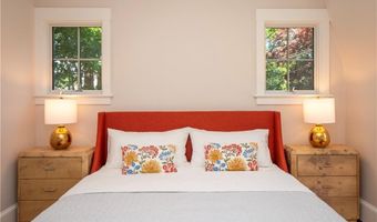 36 Bull St, Newport, RI 02840
