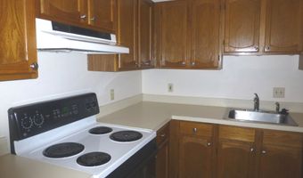 221 Judd Sq 221, Wallingford, CT 06492