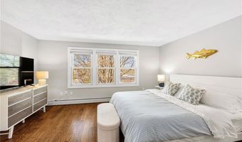 7 Cowsill Ln 1, Newport, RI 02840