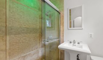3498 MARTHA CUSTIS Dr 317, Alexandria, VA 22302