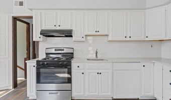 26 E 28TH St, Bayonne, NJ 07002